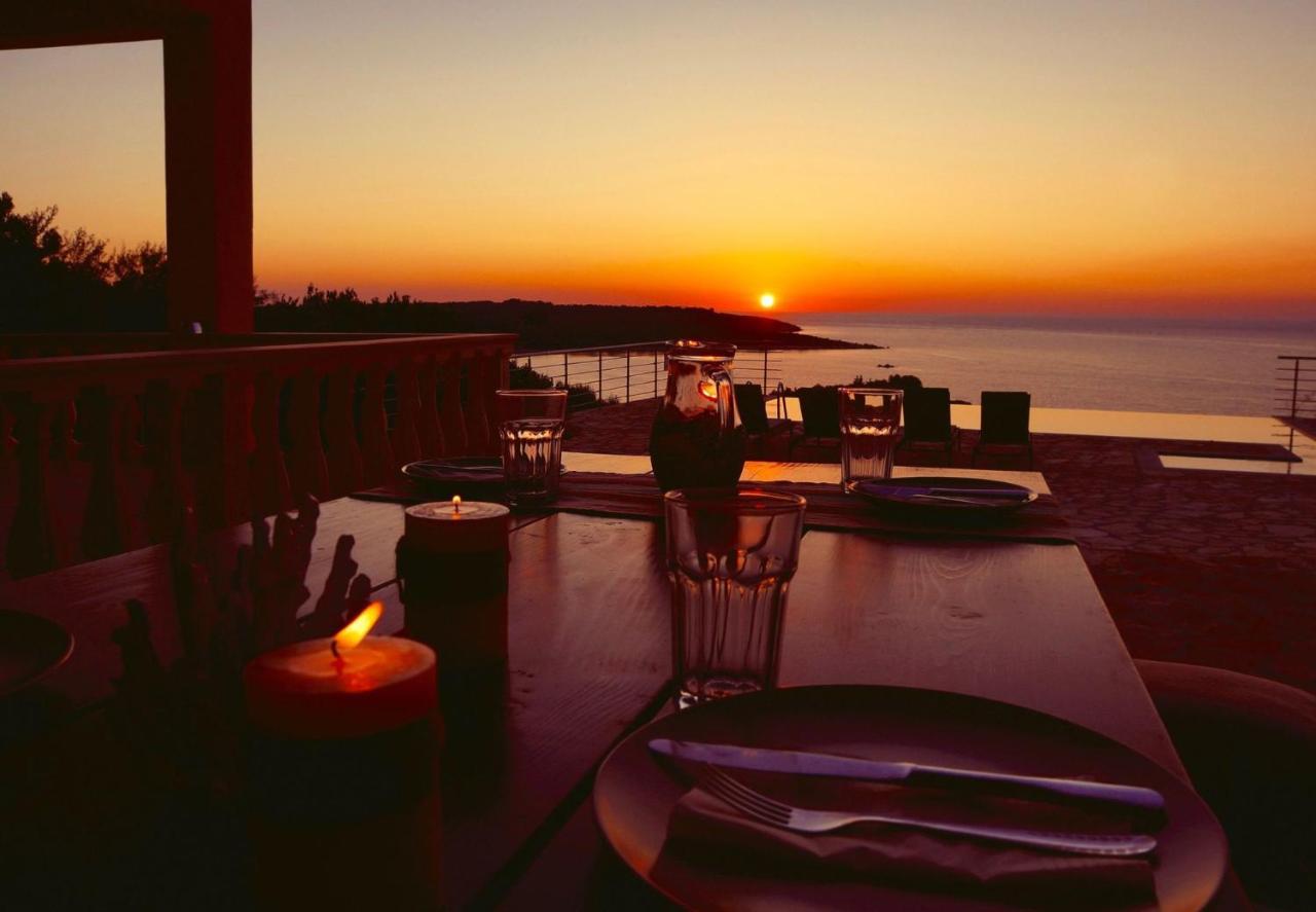 Beachfront Villa Seasun By Posarellivillas Agios Spyridon  المظهر الخارجي الصورة