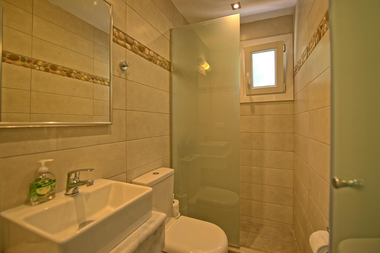 Beachfront Villa Seasun By Posarellivillas Agios Spyridon  المظهر الخارجي الصورة