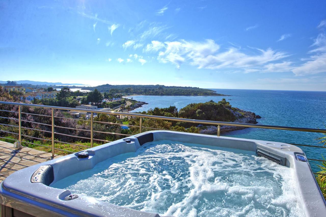 Beachfront Villa Seasun By Posarellivillas Agios Spyridon  المظهر الخارجي الصورة